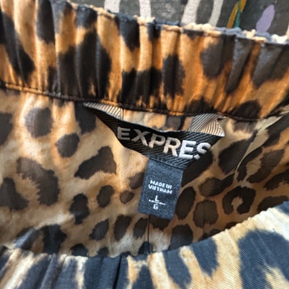 Express Animal Print Jumpsuit - Picture 4 of 4